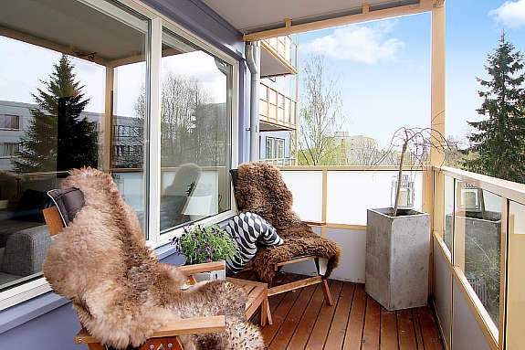 Vestvendt og solrik balkong Galleribilde