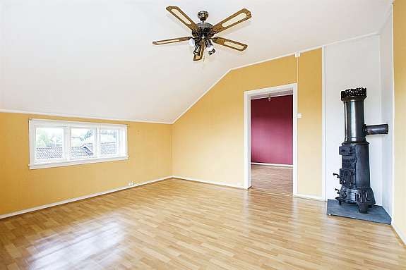 En av totalt 2 stuer i 2. etg. Galleribilde