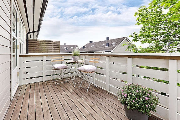 Utgang til ca. 7,7 kvm solrik balkong fra stue. Galleribilde