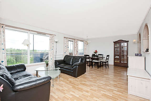 Stue med utgang terrasse Galleribilde