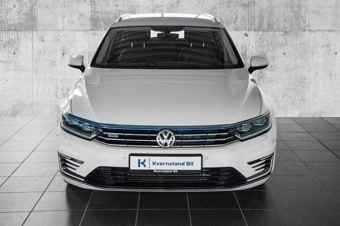 Volkswagen Passat TSI 218hk aut cruise/DAB/Rygg.kam/Navi/Krok 3
