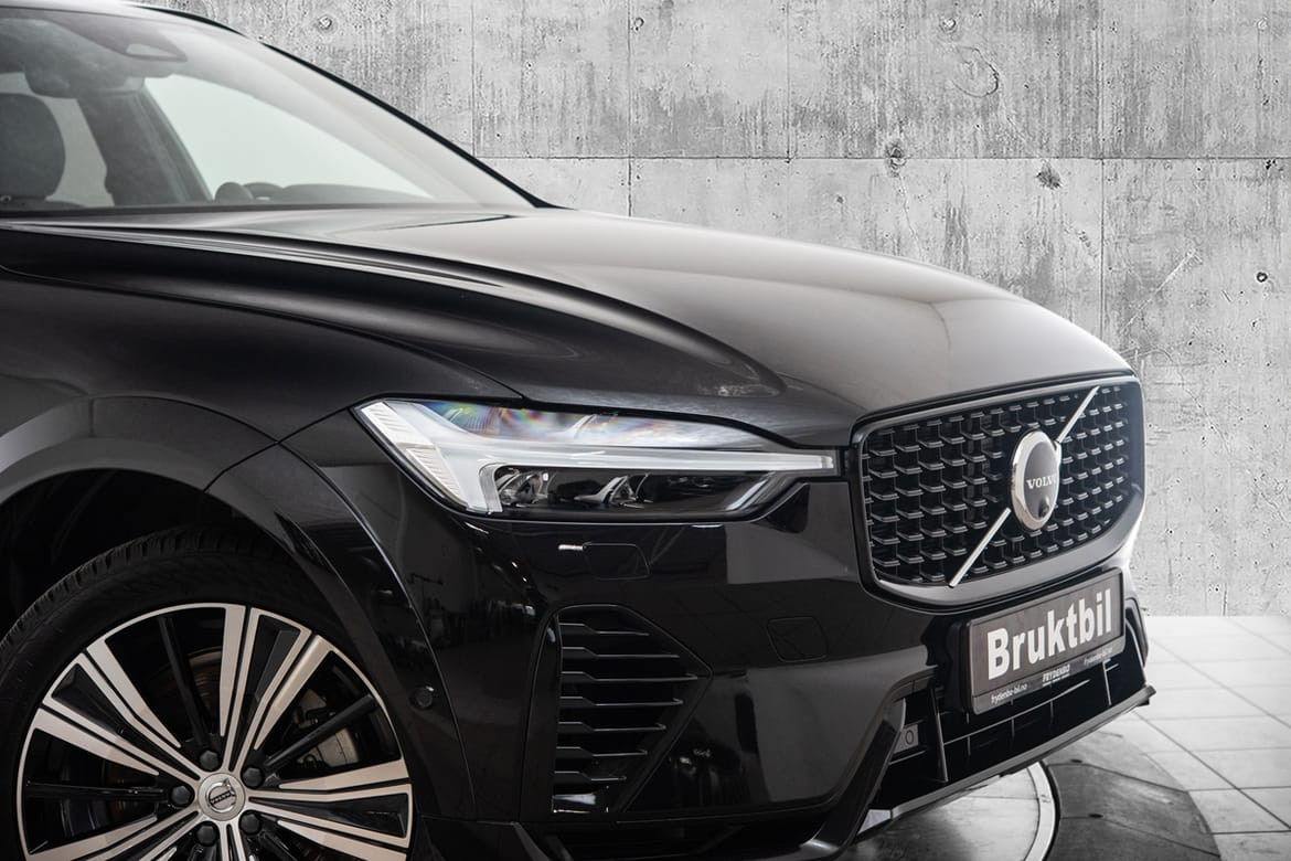 Volvo XC60 Recharge T6 Ultimate DarK SEMI.EL.HF|B&W|HUD|360|22"++ 3