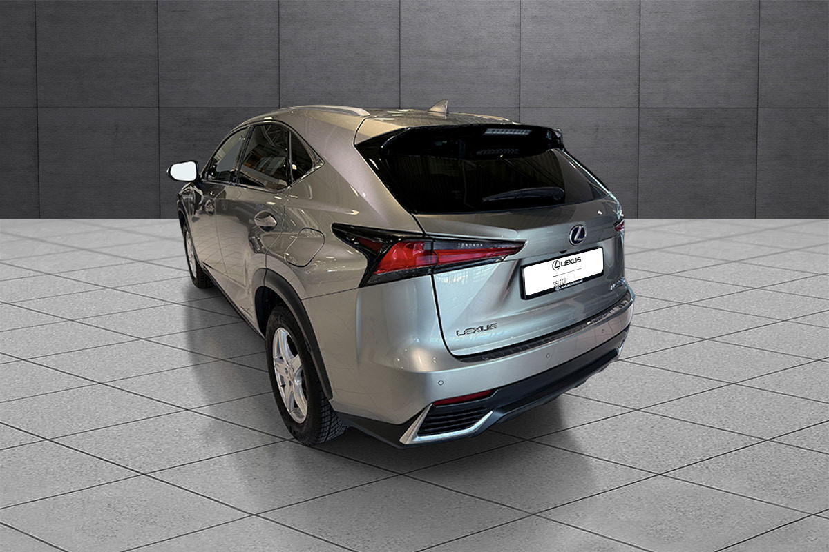 Lexus NX 300h Executive 3