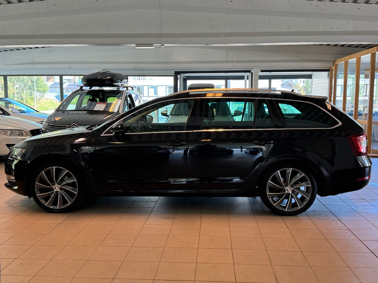 Skoda Octavia DSG 180Hk L&K Webasto Navi ACC Canton Kamera Krok EU26 2