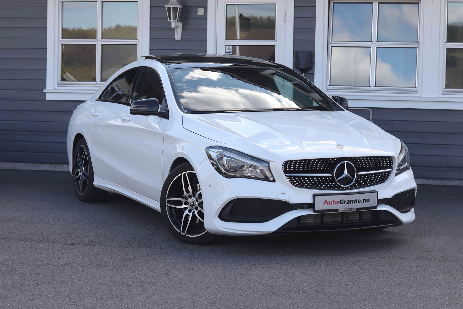 Hovedbilde av Mercedes-Benz CLA