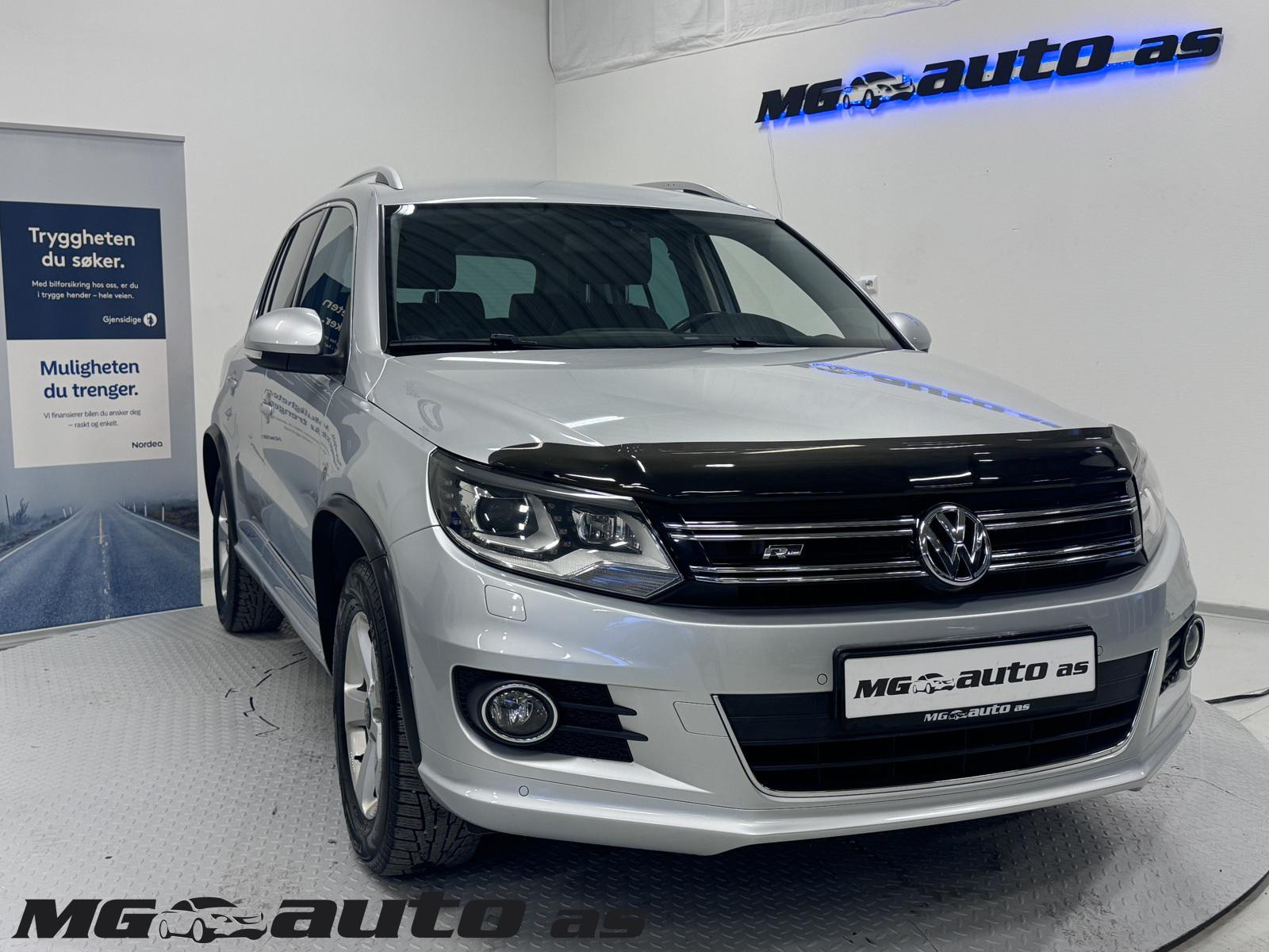 Volkswagen Tiguan 140HK 4MO DSG*R-LINE*SKINN*WEBASTO*KROK*DAB+