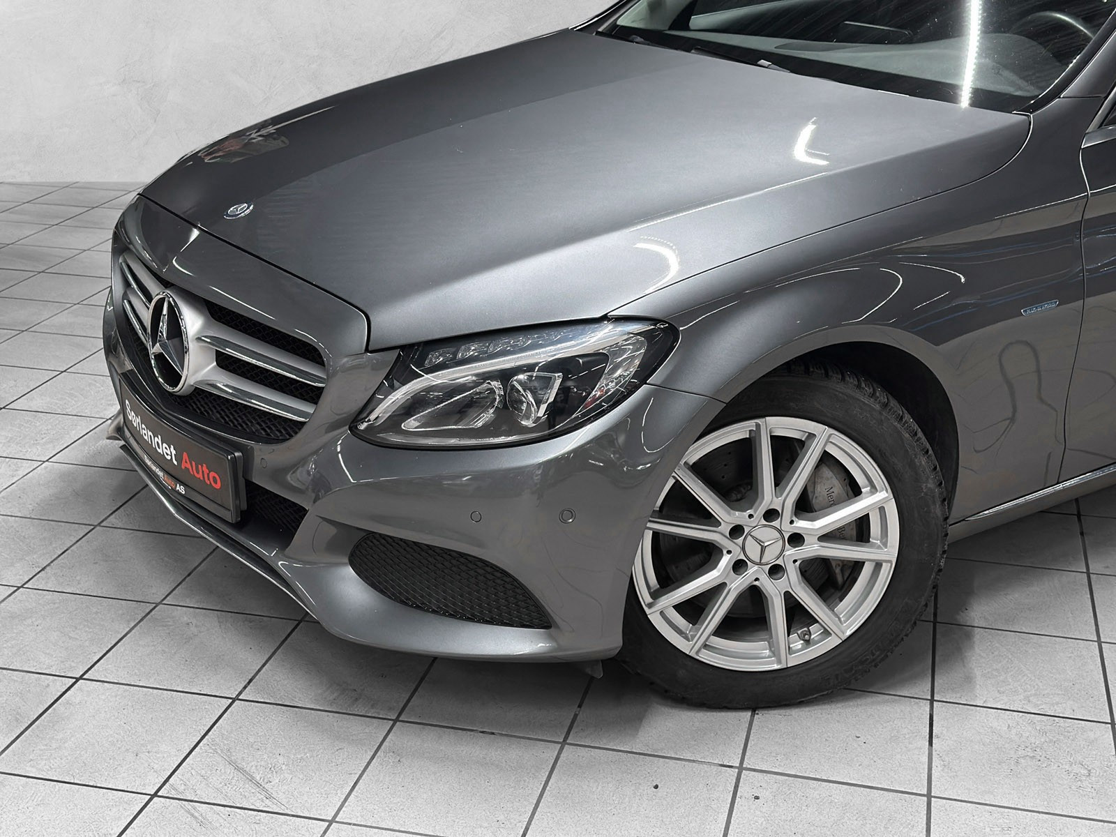 Mercedes-Benz C-Klasse 350e| Airmatic luftfjæring|Delskinn |R.Kam |DAB|H.Feste 3