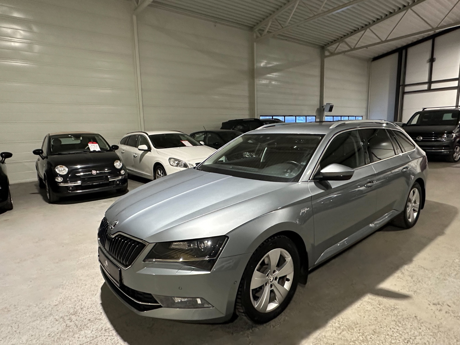 Skoda Superb 190hk 4x4 L&K Skinn|Acc|Webasto|Kamera|Navi|Hengerfeste 2