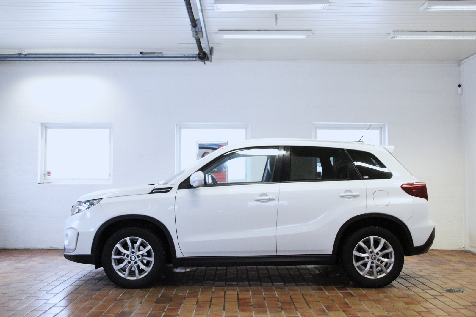 Suzuki Vitara 140HK ALLGRIP 4x4 AUTOMAT+PANO+KROK+SKINN+ACC+NAVI+KAM+ 3