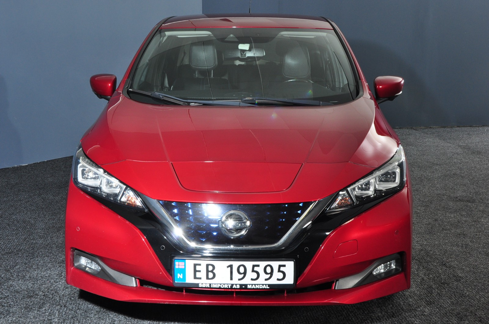 Nissan Leaf TEKNA/40Kwt/BOSE/Skinn/360K/ACC/17toms/ 2