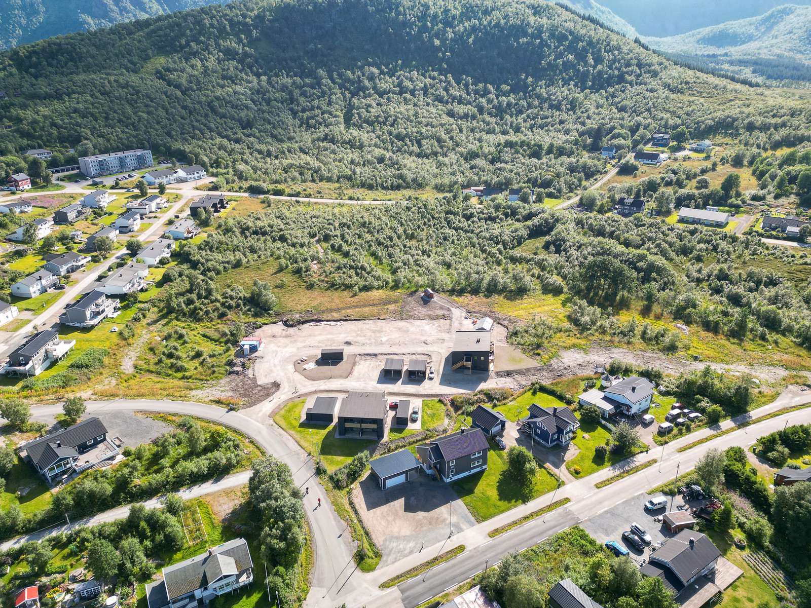 Leiligheten finner du i det nyetablerte boligområde Halla Boligpark