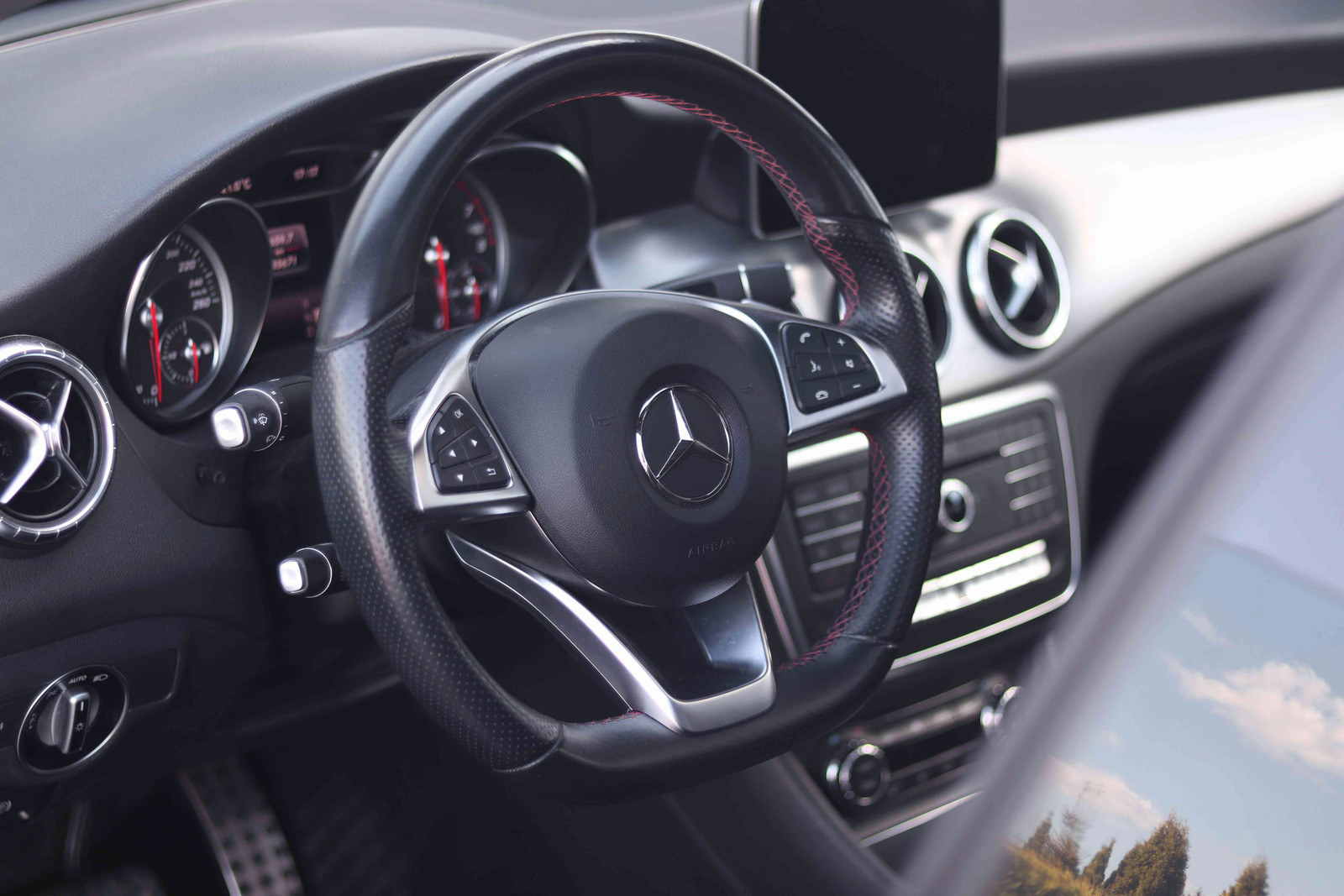 Hovedbilde av Mercedes-Benz CLA