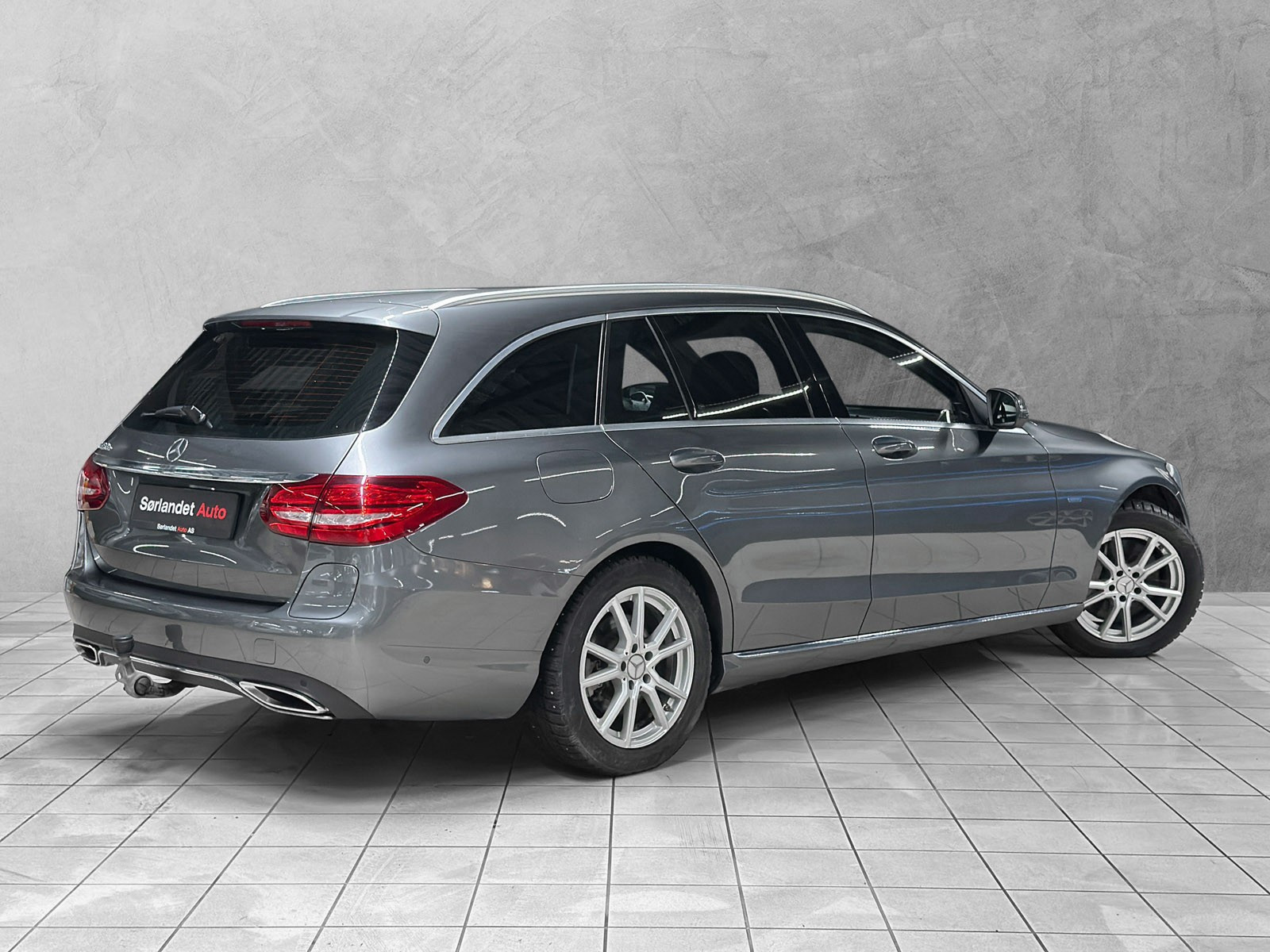 Mercedes-Benz C-Klasse 350e| Airmatic luftfjæring|Delskinn |R.Kam |DAB|H.Feste 2