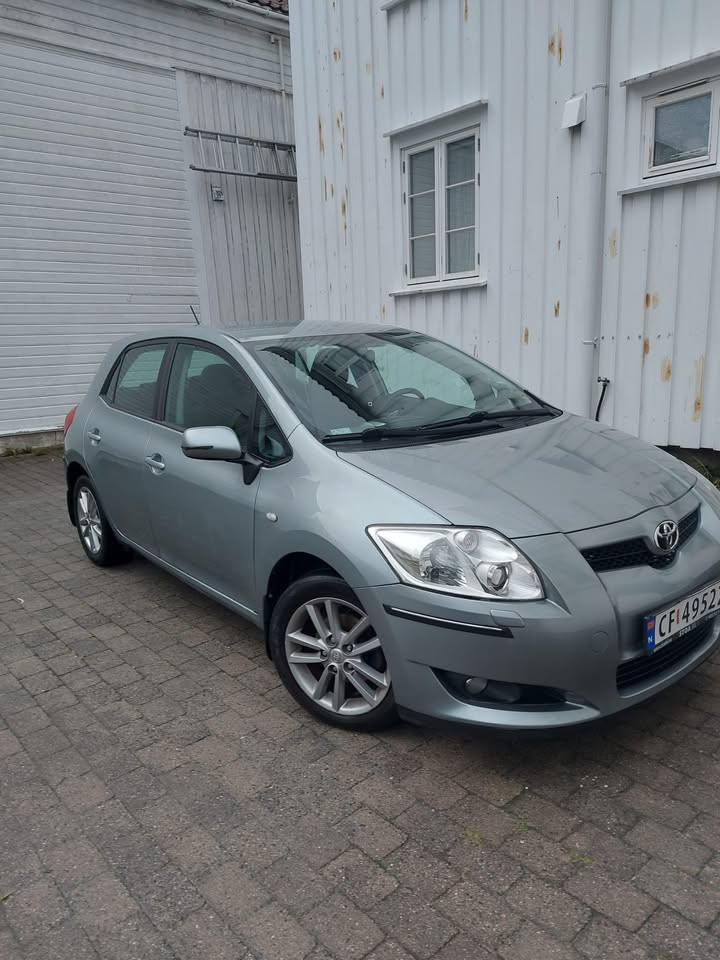 Toyota Auris 2