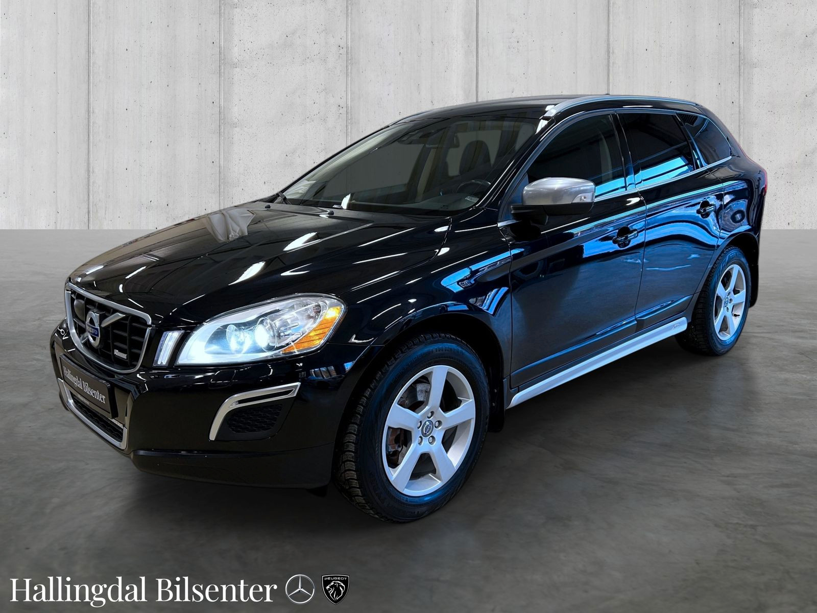 Volvo XC60 D3 2,4D Momentum R-Design AWD aut Særdeles pen velholdt