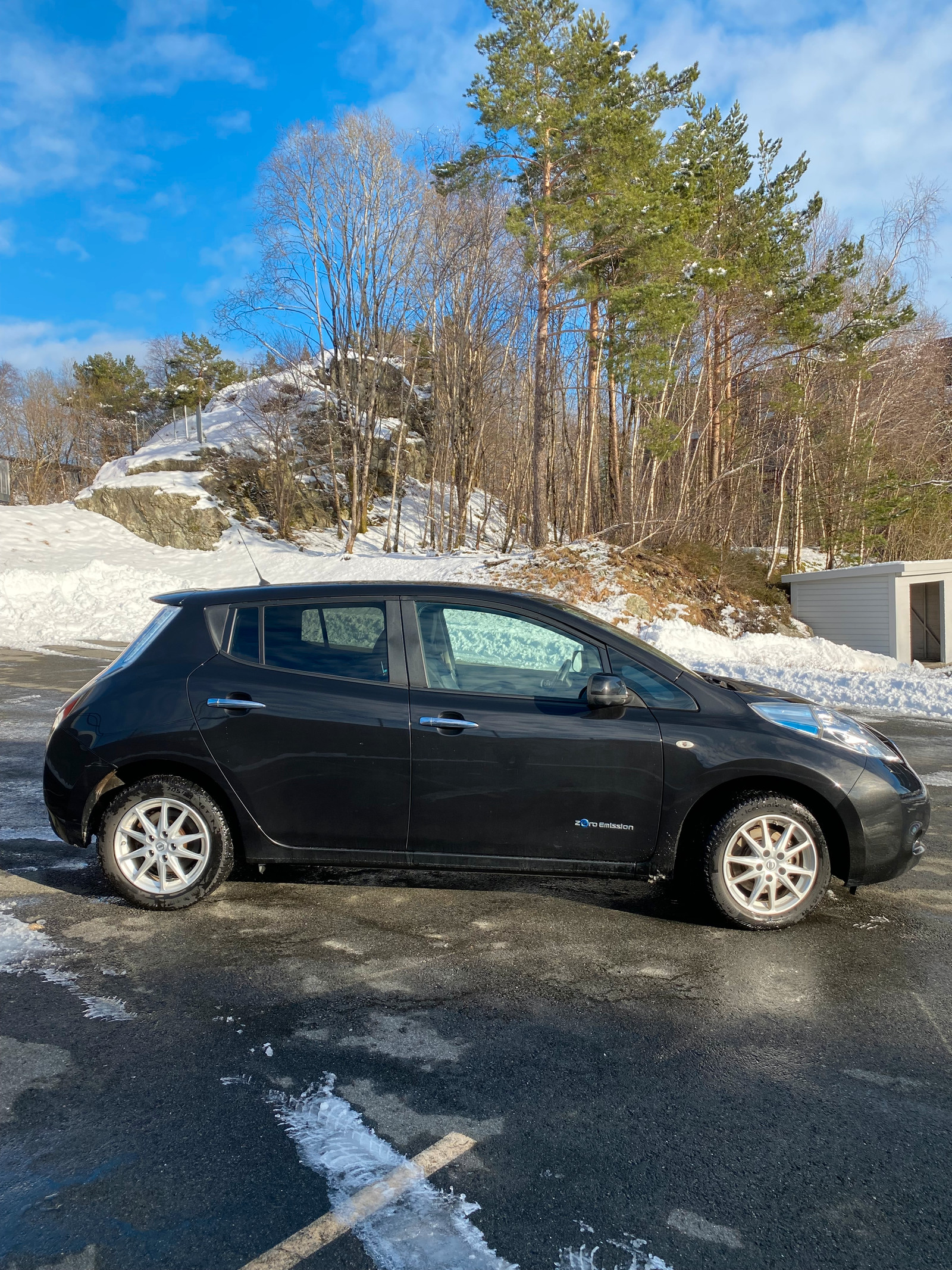 Nissan Leaf Tekna 30kWh 80KW Tekna Leather Metallic and Pearlescent 3
