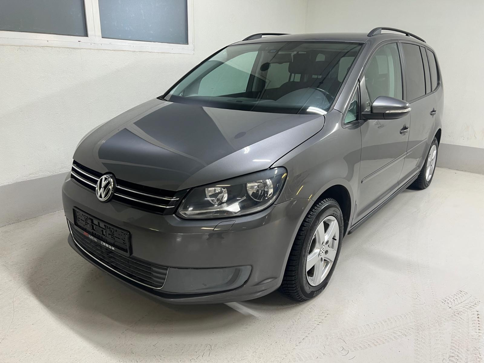 Volkswagen Touran 1.6TDI-105HK / Automat / Cruise / DAB+ / R.Sensor/ KROK