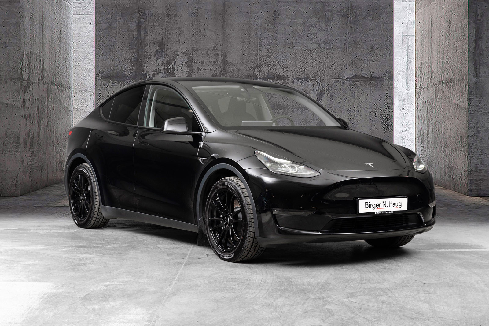 Tesla Model Y Long Range AWD /530km/S+V hjul på felg / Skinn /H-feste 2