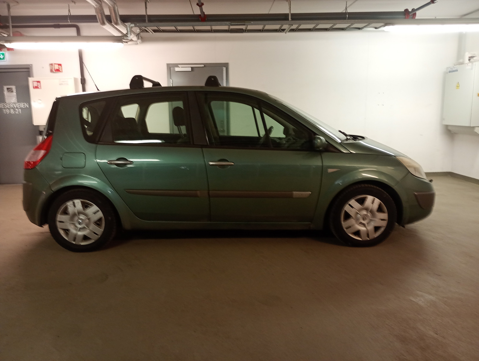 Renault Scenic 1,6 Authentique EU TIL NOVEMBER 2026 3