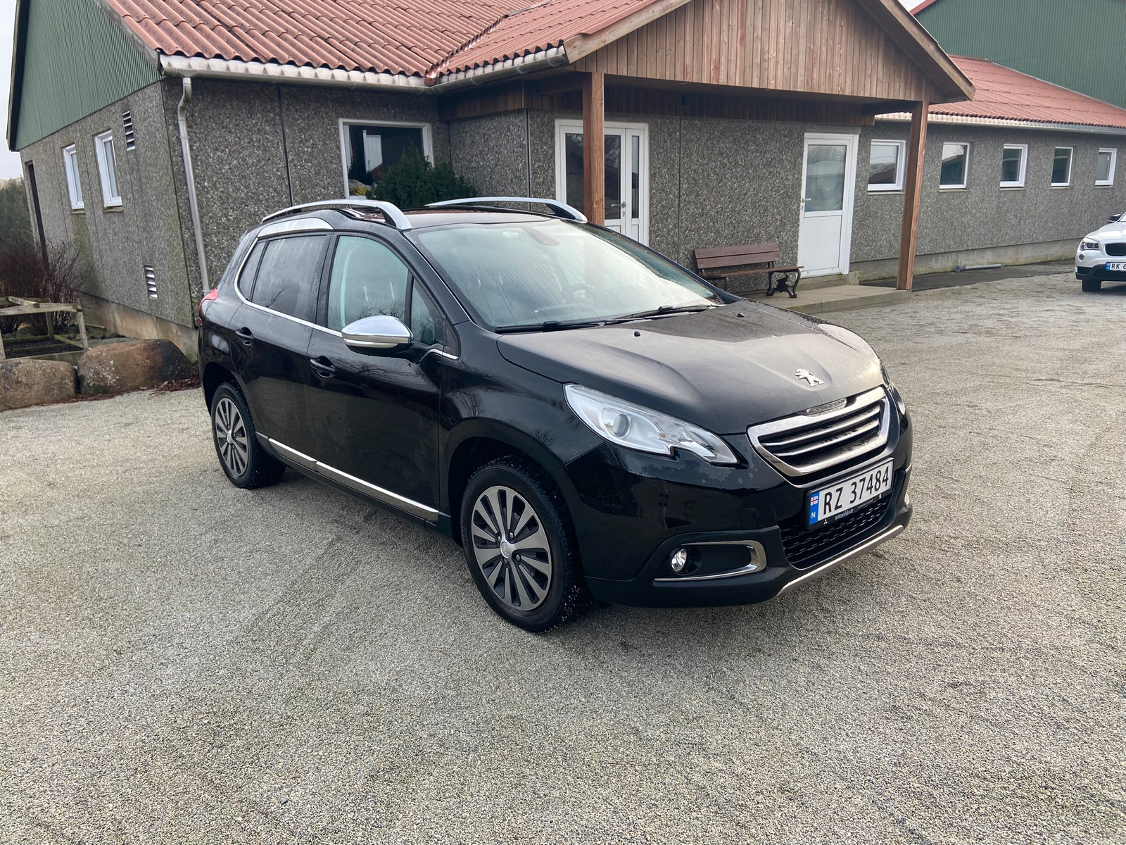 Peugeot 2008 Allure 1,6 e-HDi 93hk 3