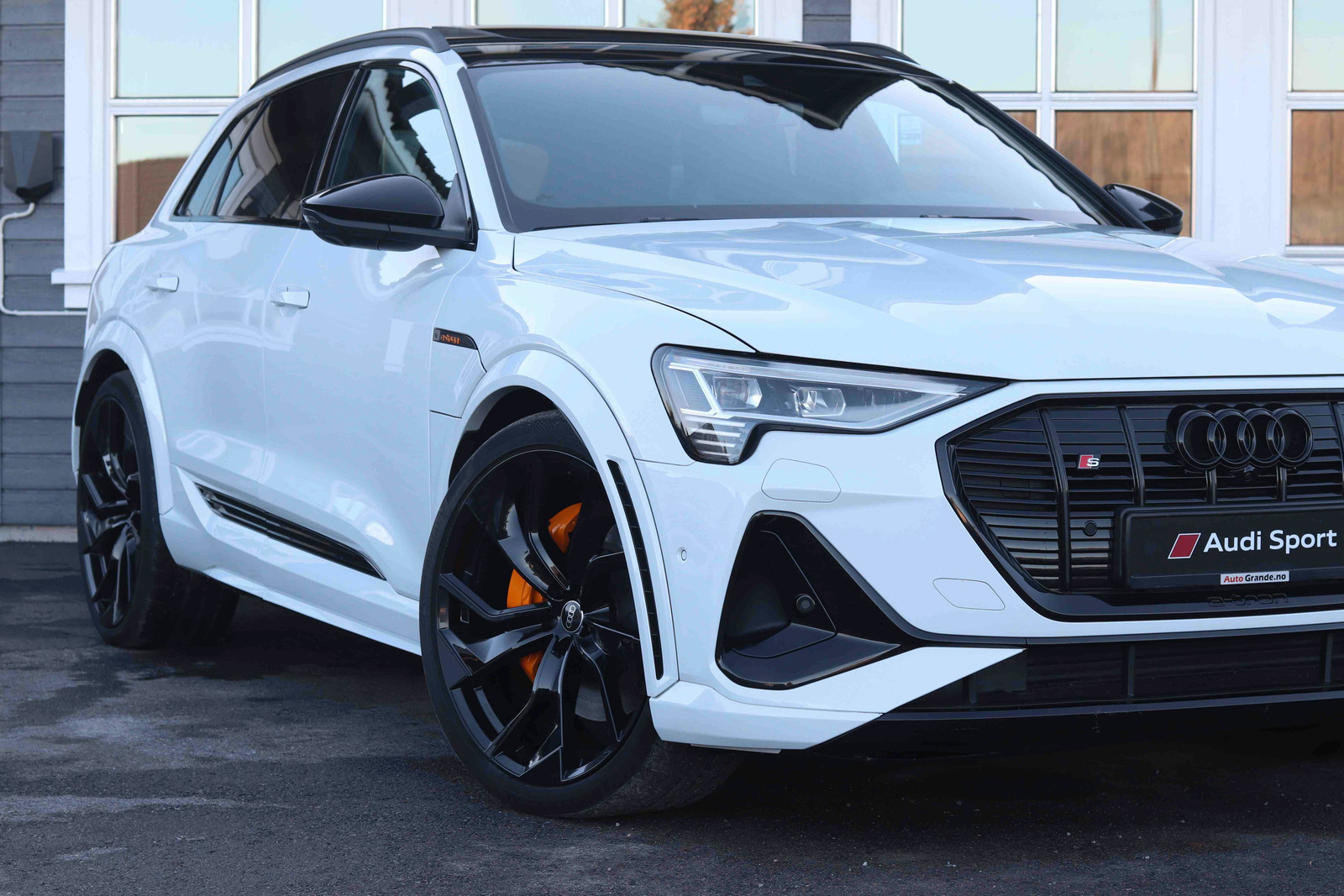 Hovedbilde av Audi e-tron