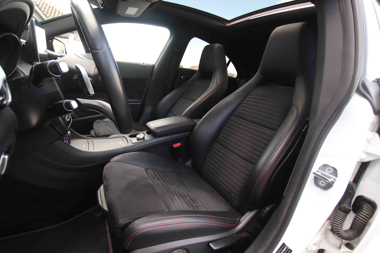 Hovedbilde av Mercedes-Benz CLA