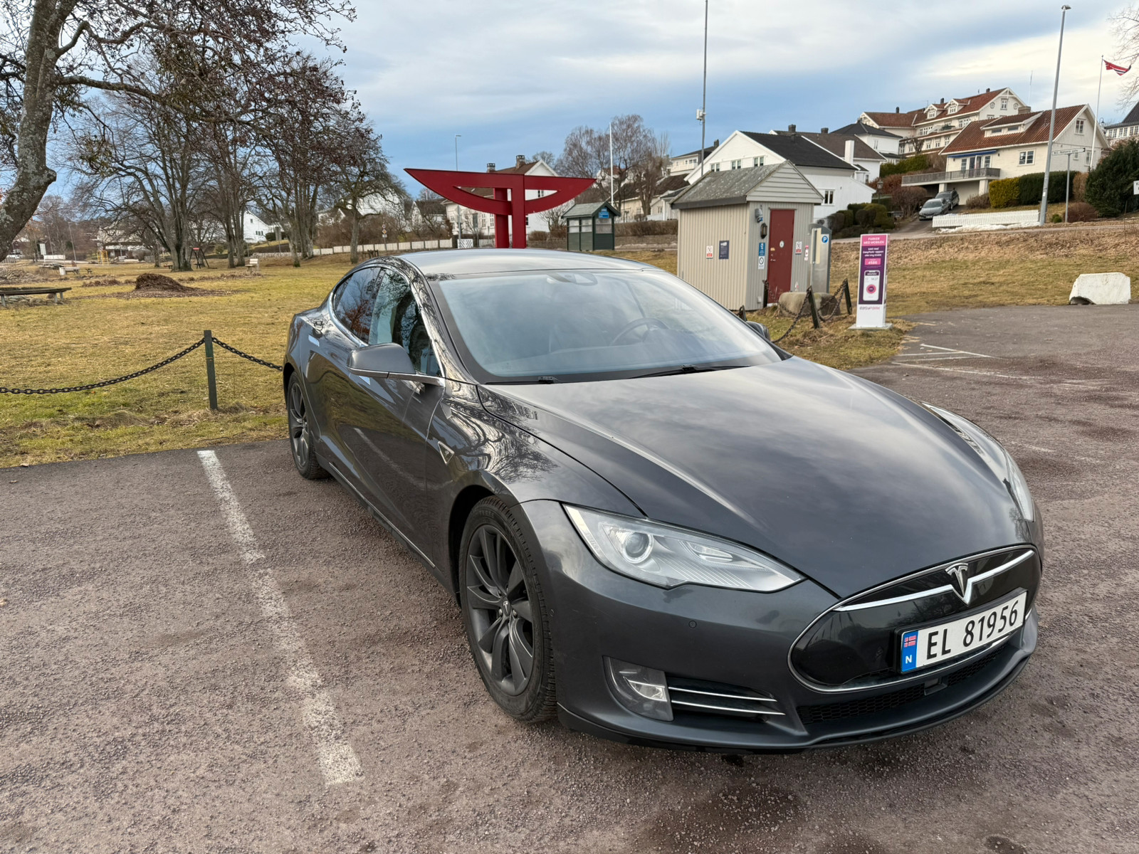 Tesla Model S 85D 3