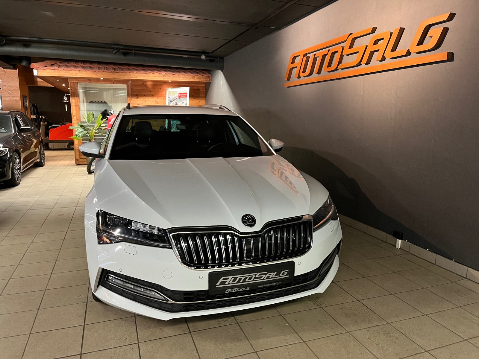 Skoda Superb 2.0 TDI 200hk 4x4 7-trinn DSG L&K ACC/Krok/Webasto/LED+ 3