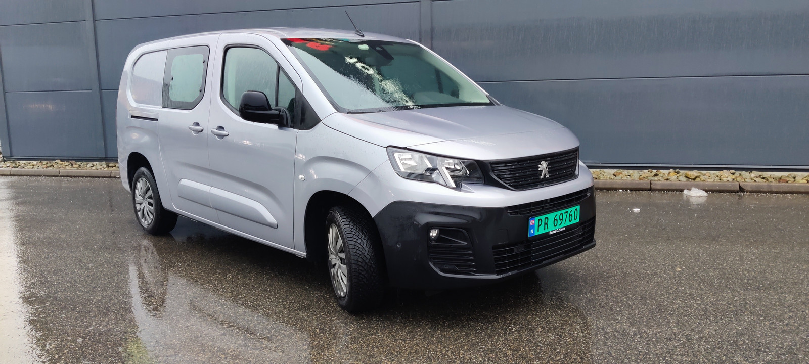 Peugeot Partner Mester Pluss 1,5 HDi 130hk L2 April2024 Webasto H-feste