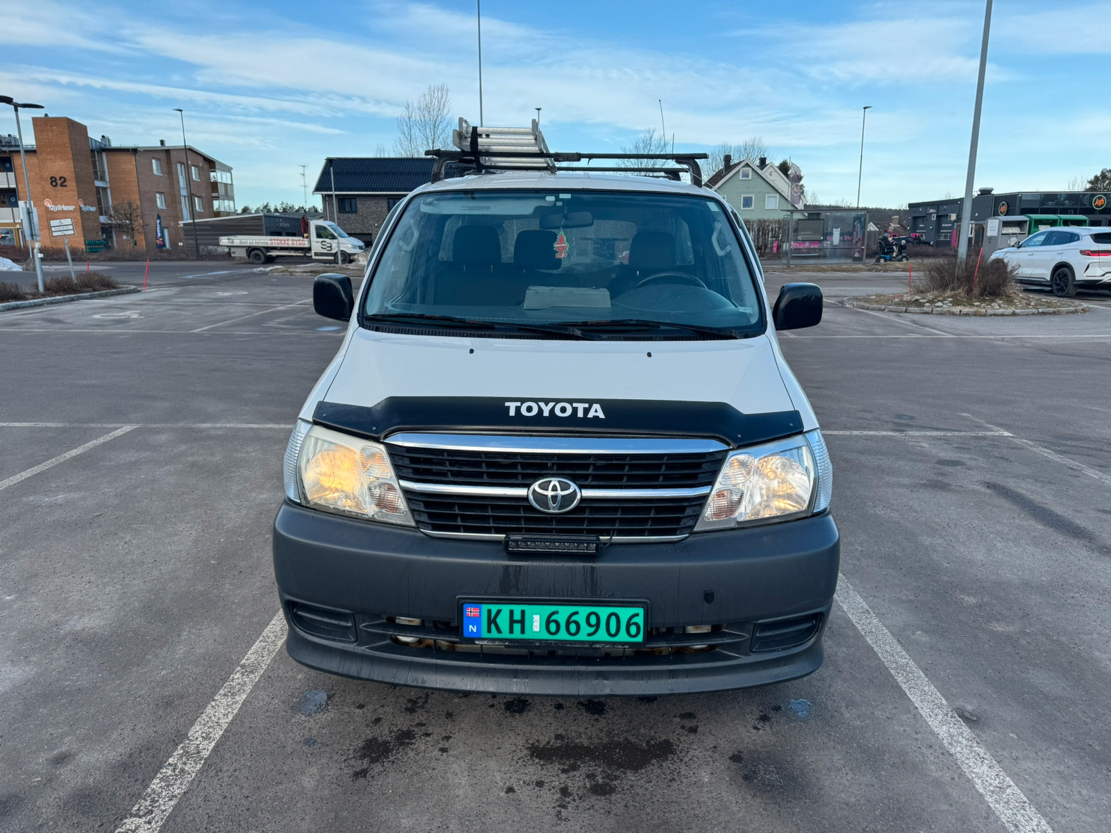 Toyota HiAce D-4D 5-d 117hk 4WD lang 2