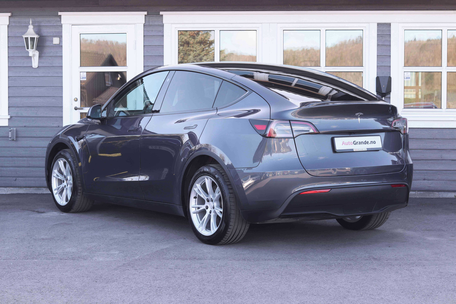 Hovedbilde av Tesla Model Y