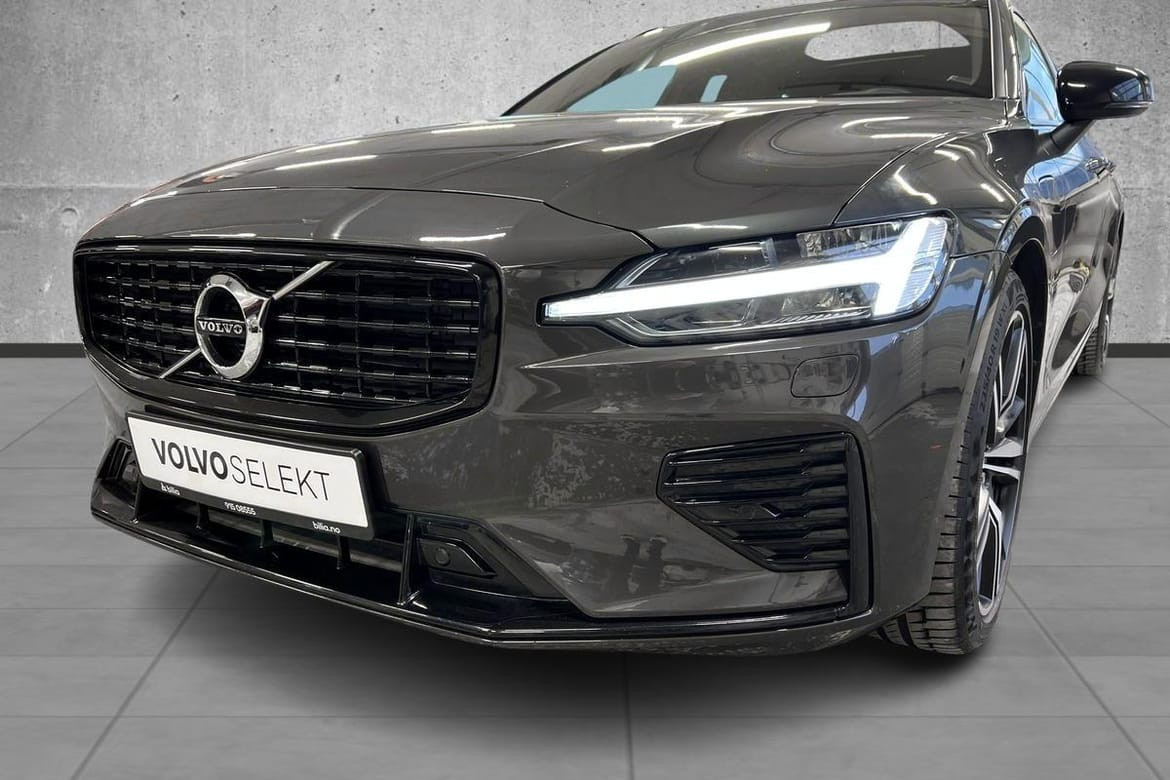 Volvo V60 T6 AWD R-Design Long Range 91 km H.Feste, H&K, PANO+++ 3
