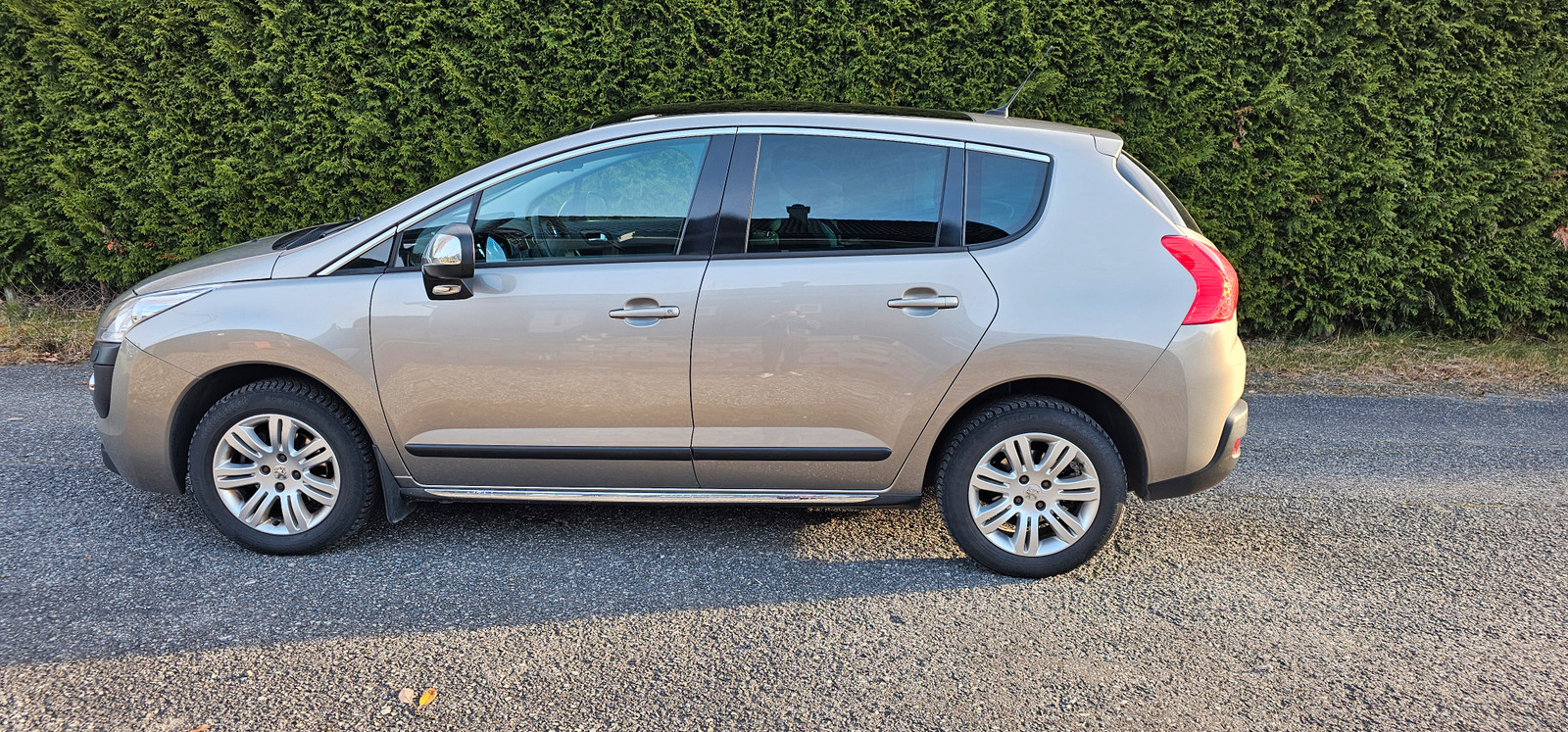 Peugeot 3008 Allure 1,6 HDi 112 hk "Teknikk" 3