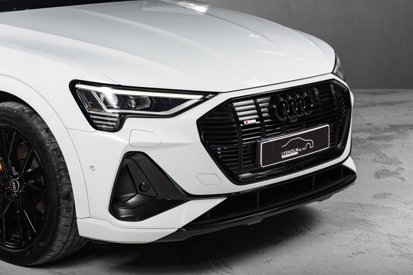 Audi e-tron 55 Black Edition 2xS-Line/B&O/Krok/360kam/LED/El.seter/ 2