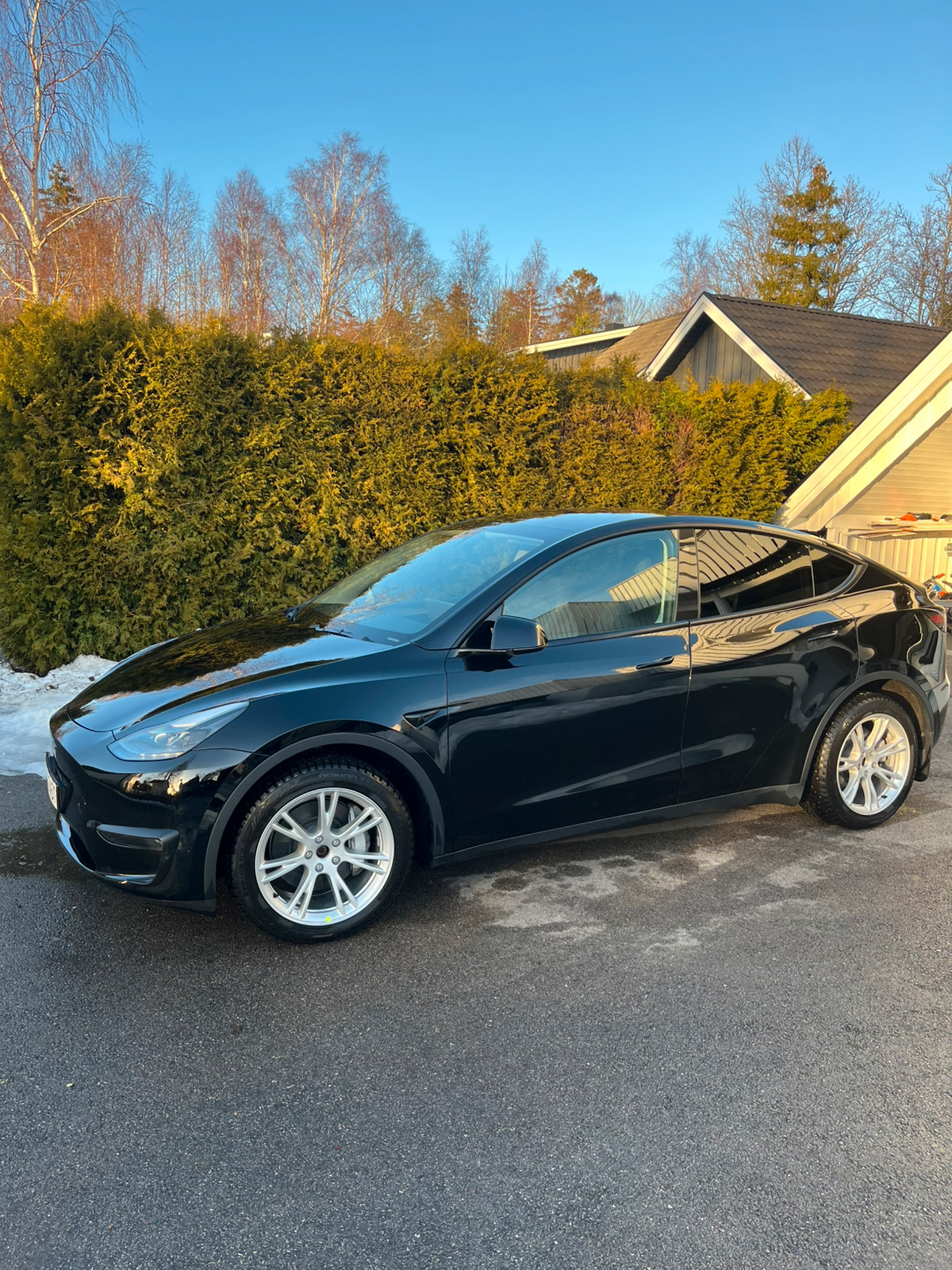 Tesla Model Y Long Range AWD 2