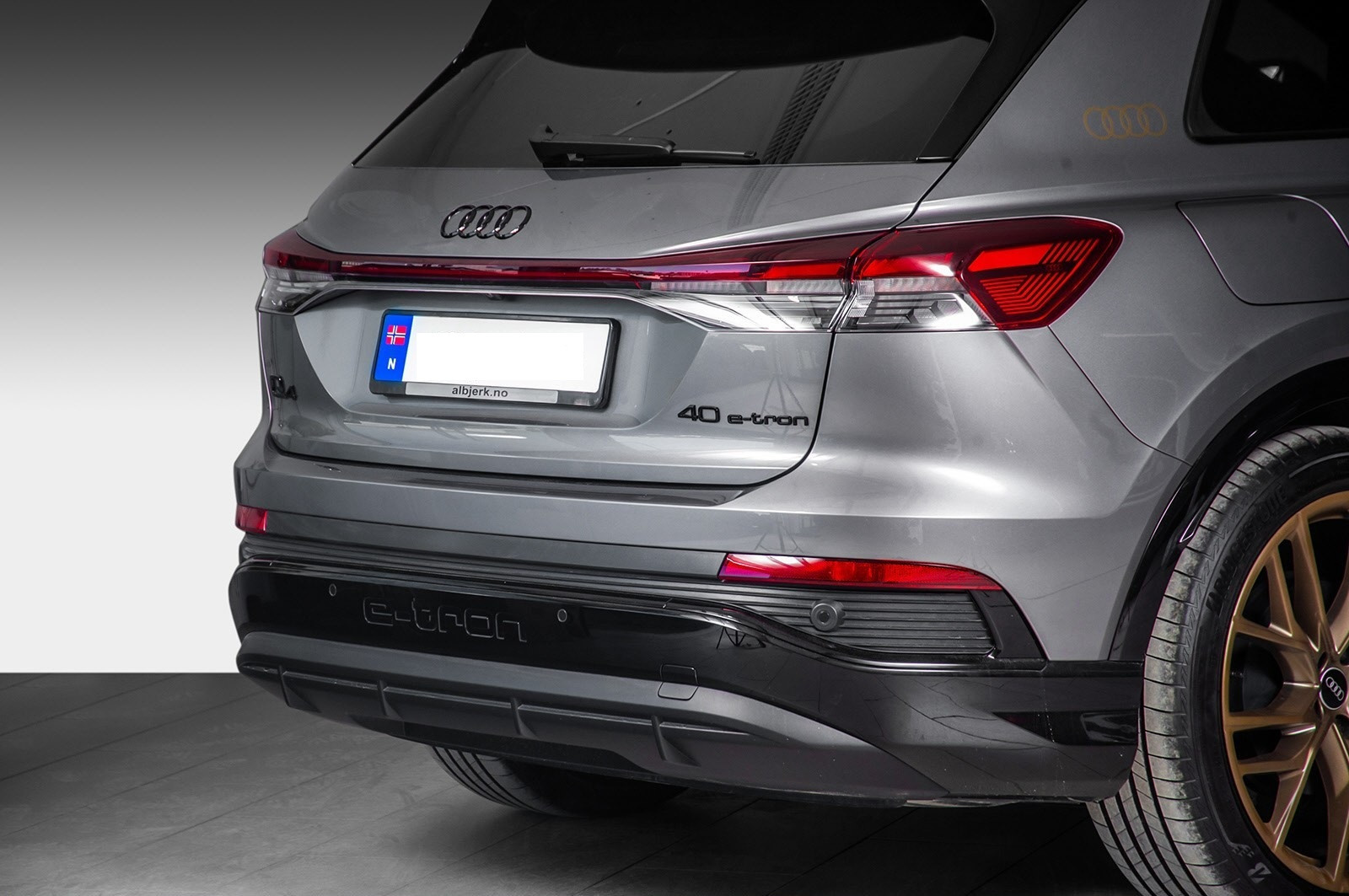 Audi Q4 e-tron 40 Edition One 2X S-Line/ Matrix/ Sonos/HUD/El.sete/ 3