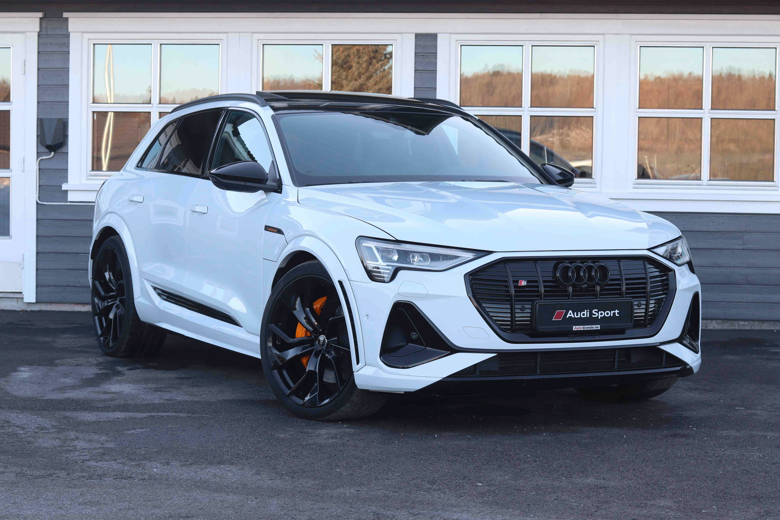 Hovedbilde av Audi e-tron