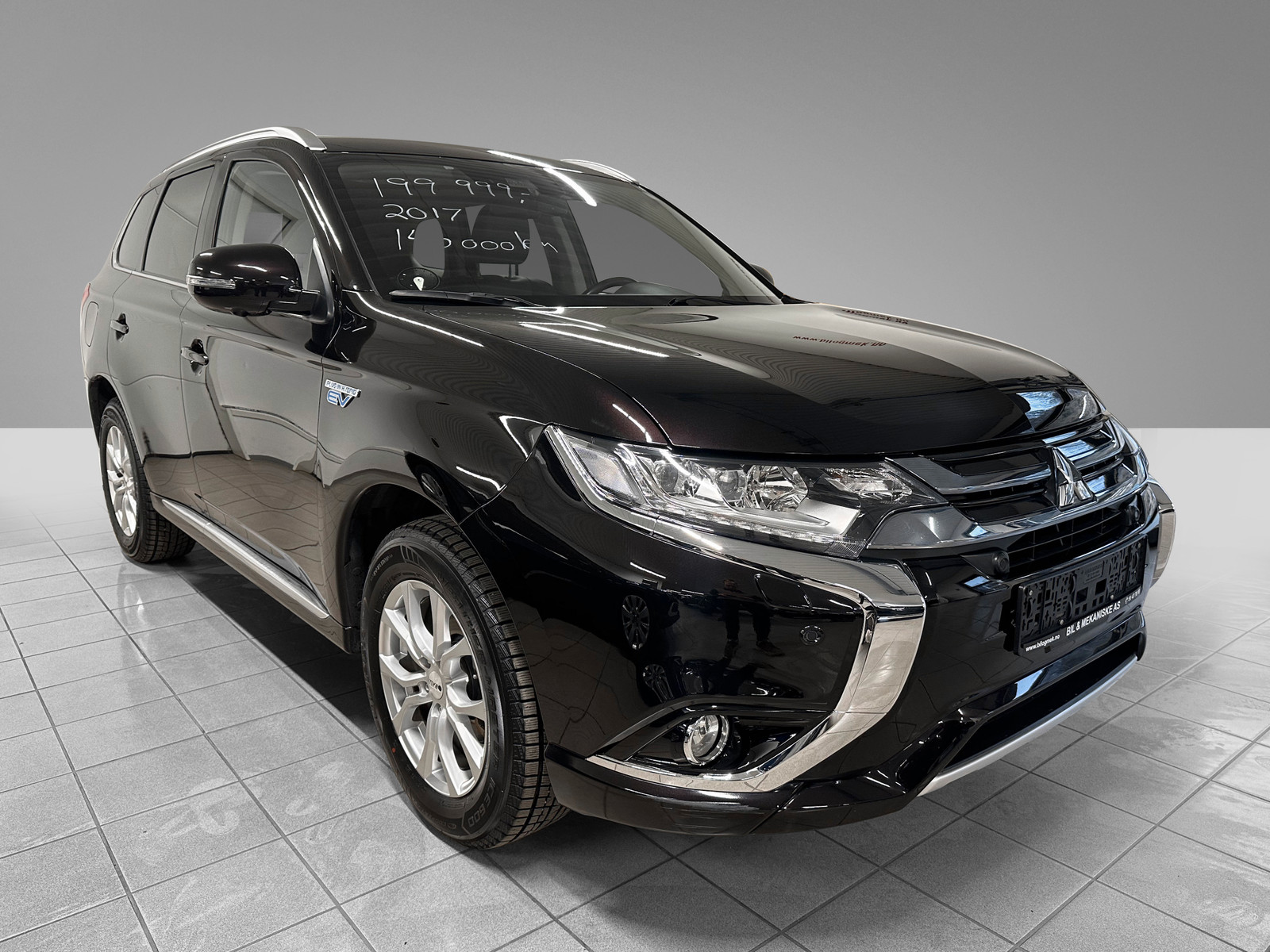 Mitsubishi Outlander Intense+ 2,0 202hk | krok | S+V hjul