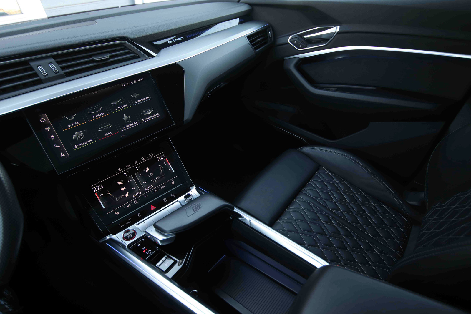 Hovedbilde av Audi e-tron