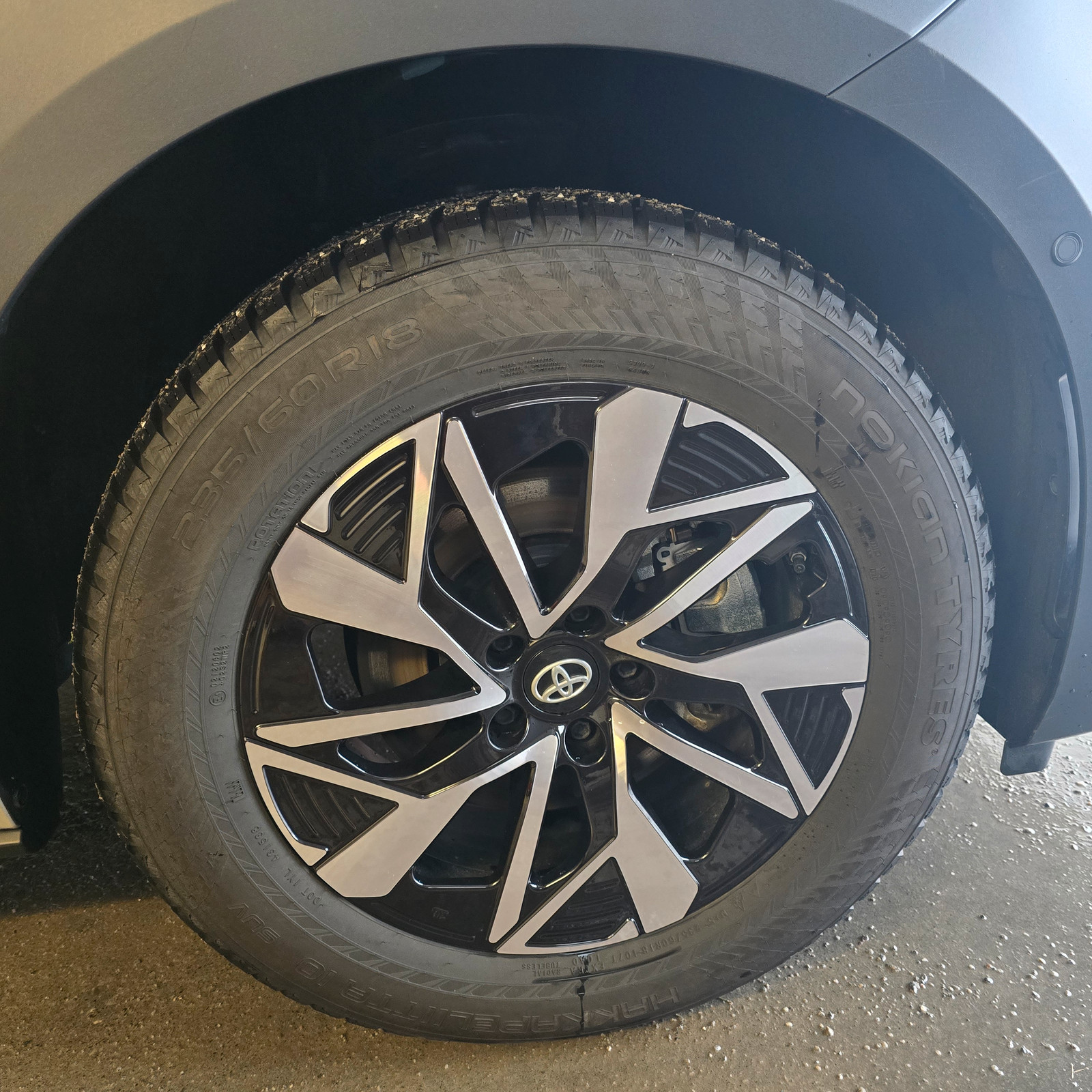 Toyota bZ4X AWD Executive Bitone 2