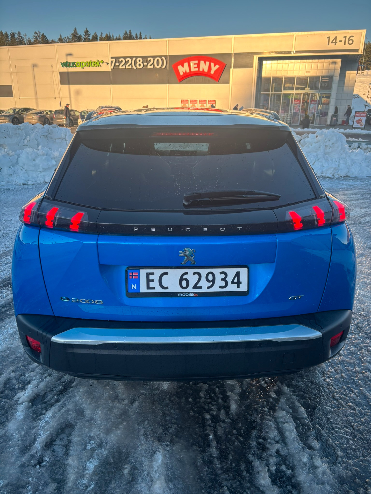 Peugeot e-2008 GT-line/DelSkinn/kam/AD.cruise/Navi 136HK 3