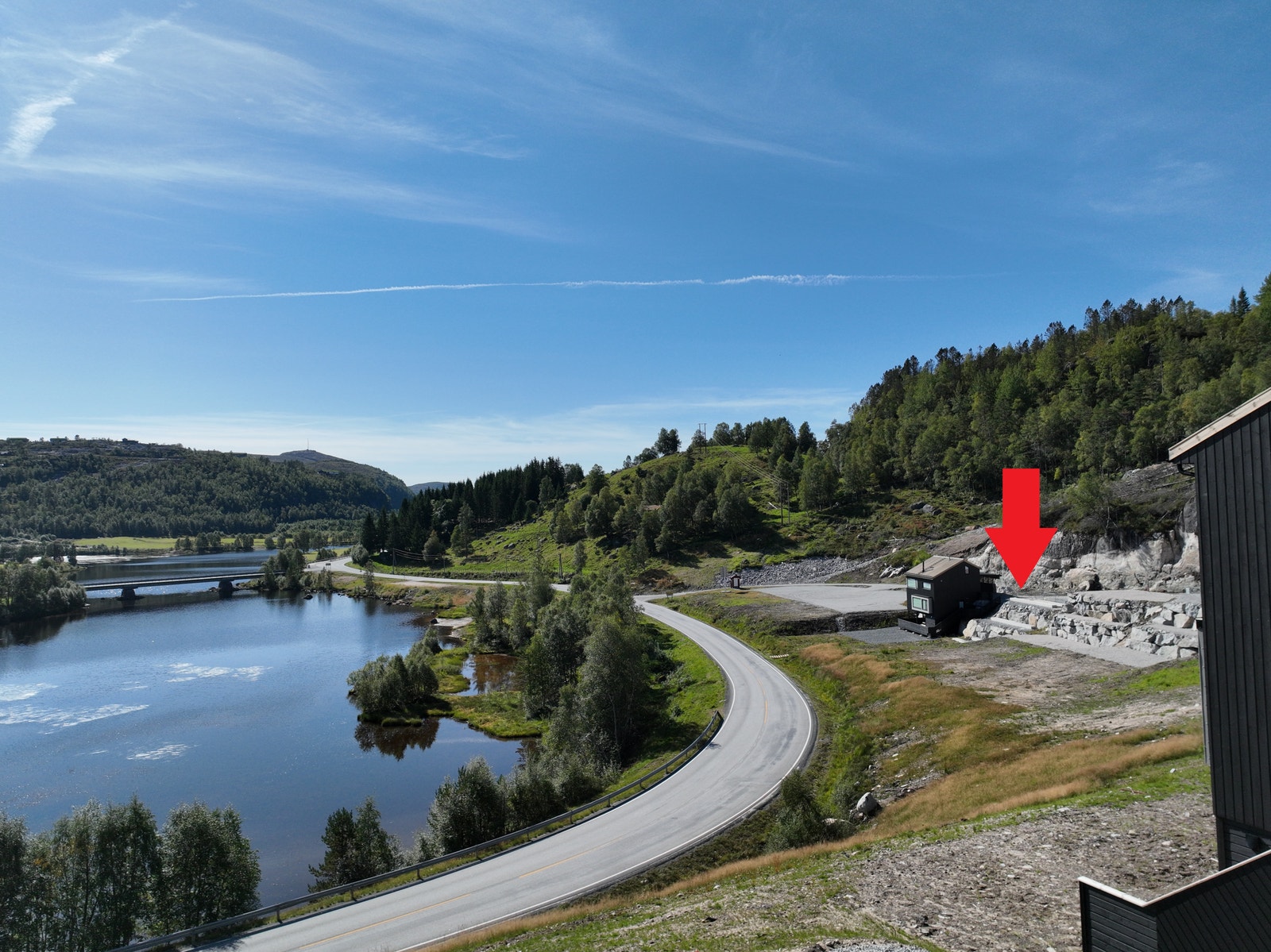 BFF 2 ligger lengre nede i feltet og nærmest gjeste parkeringsplassene.