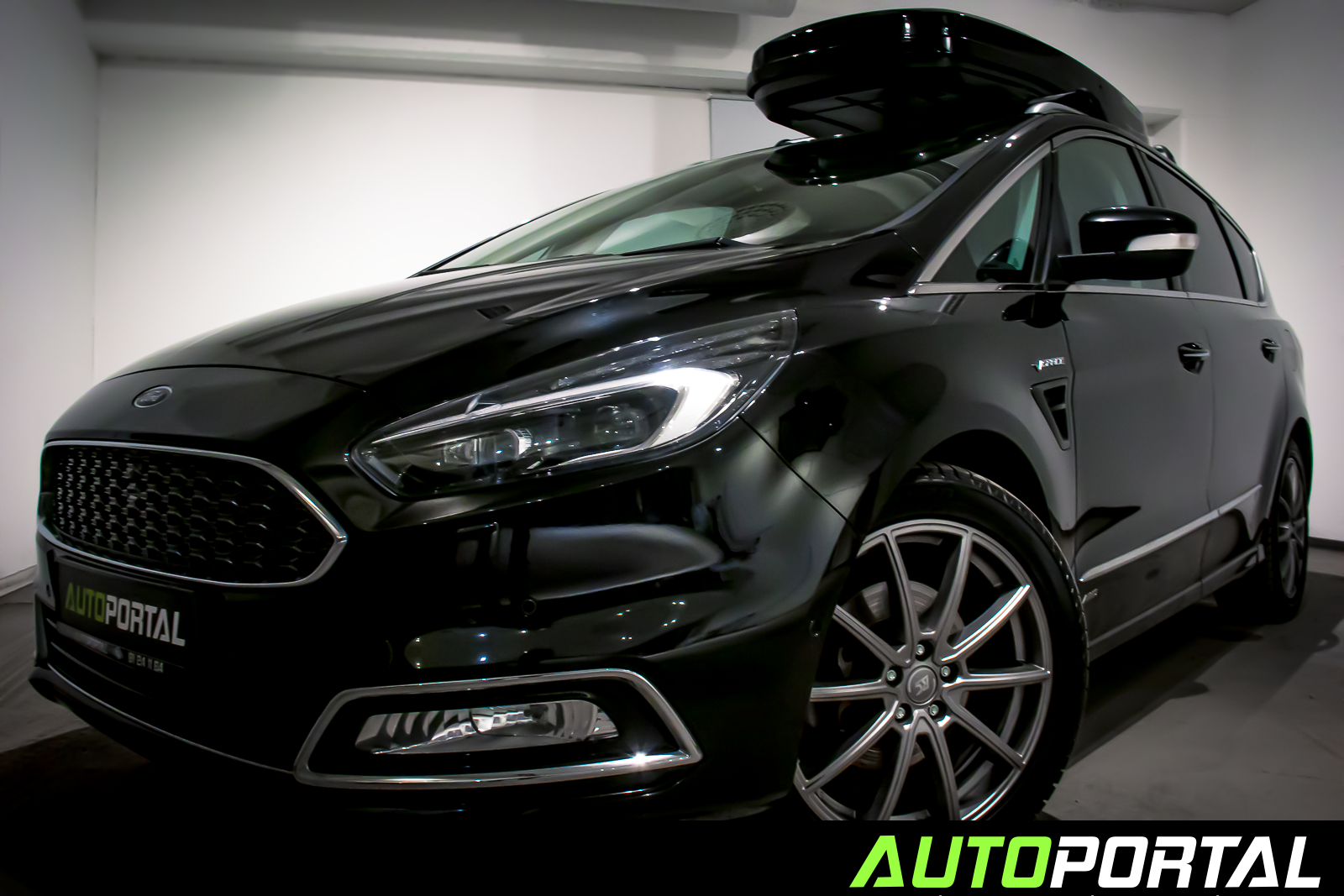 Ford S-MAX 2,0TDCI-180HK-4X4-AUTO-7 S-VIGNALE-WEBASTO-KROK-R.KAM++