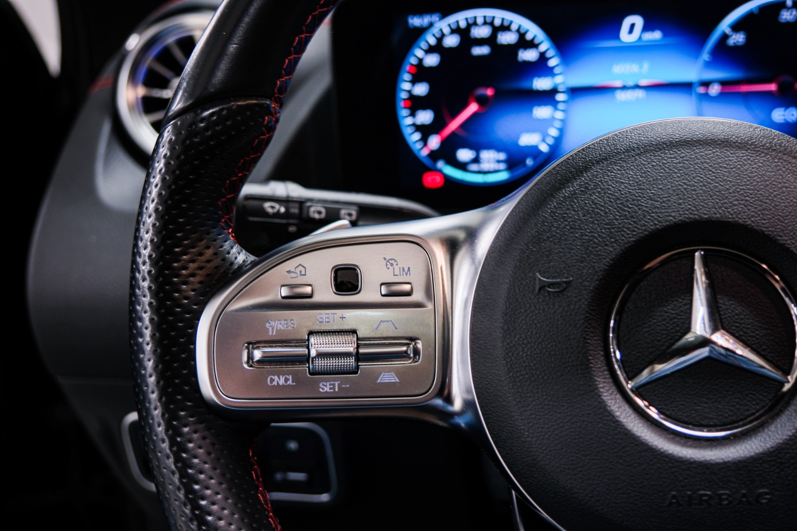 Bilde av Mercedes-Benz EQA