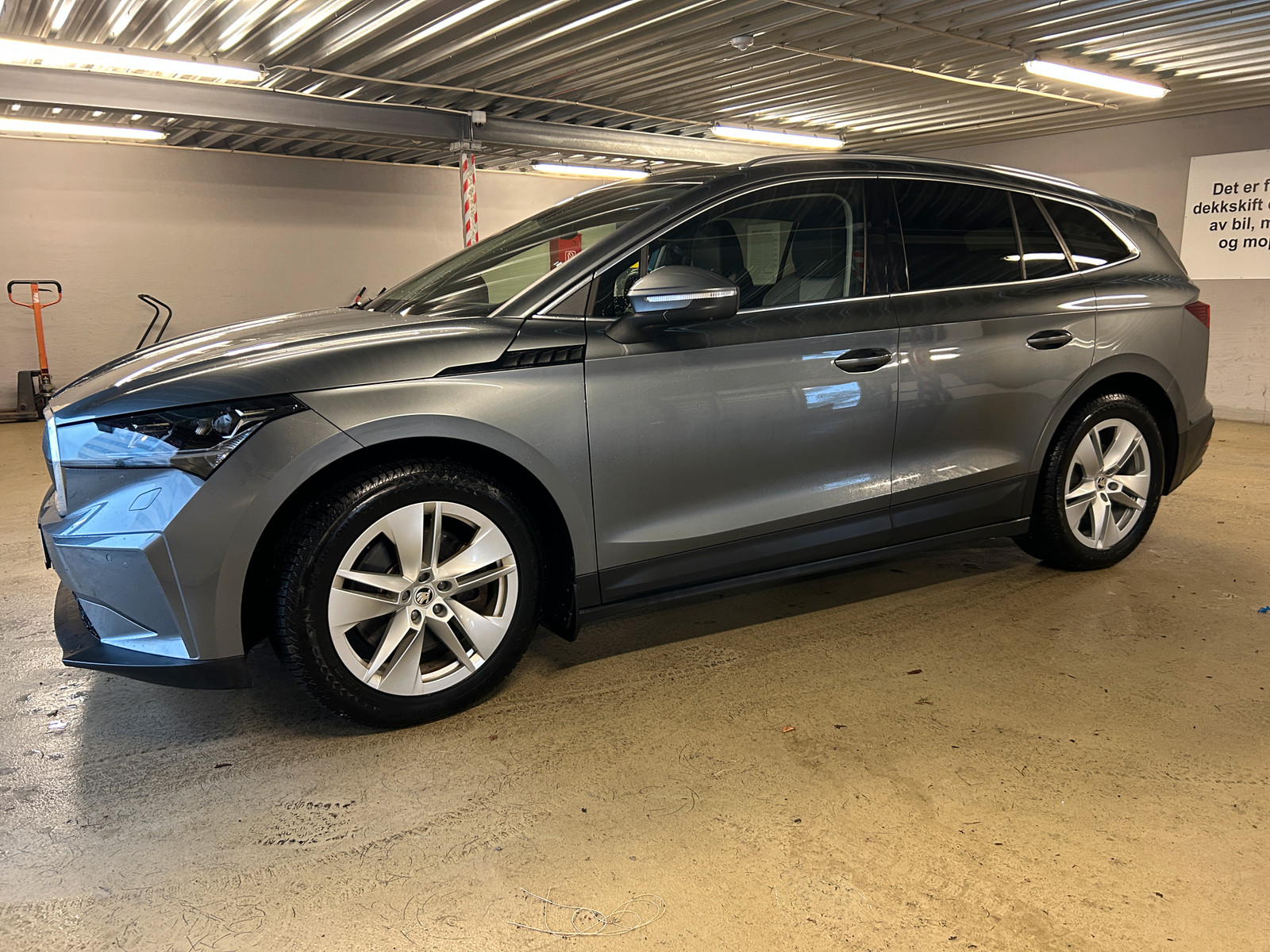 Skoda Enyaq iV80X, Panorama, 360 kamera, Krok,