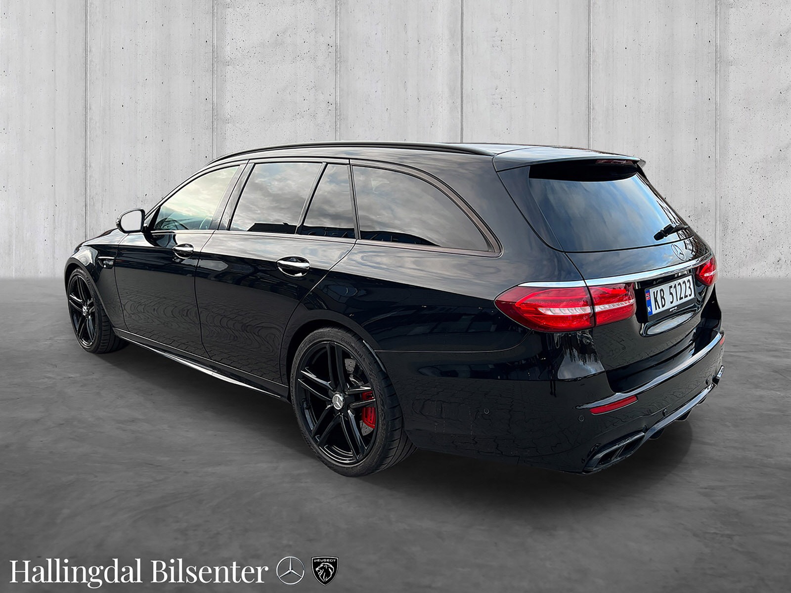 Mercedes-Benz E-Klasse AMG E63 S 4MATIC+  Pen & velholdt "Alt utstyr" Webasto 3