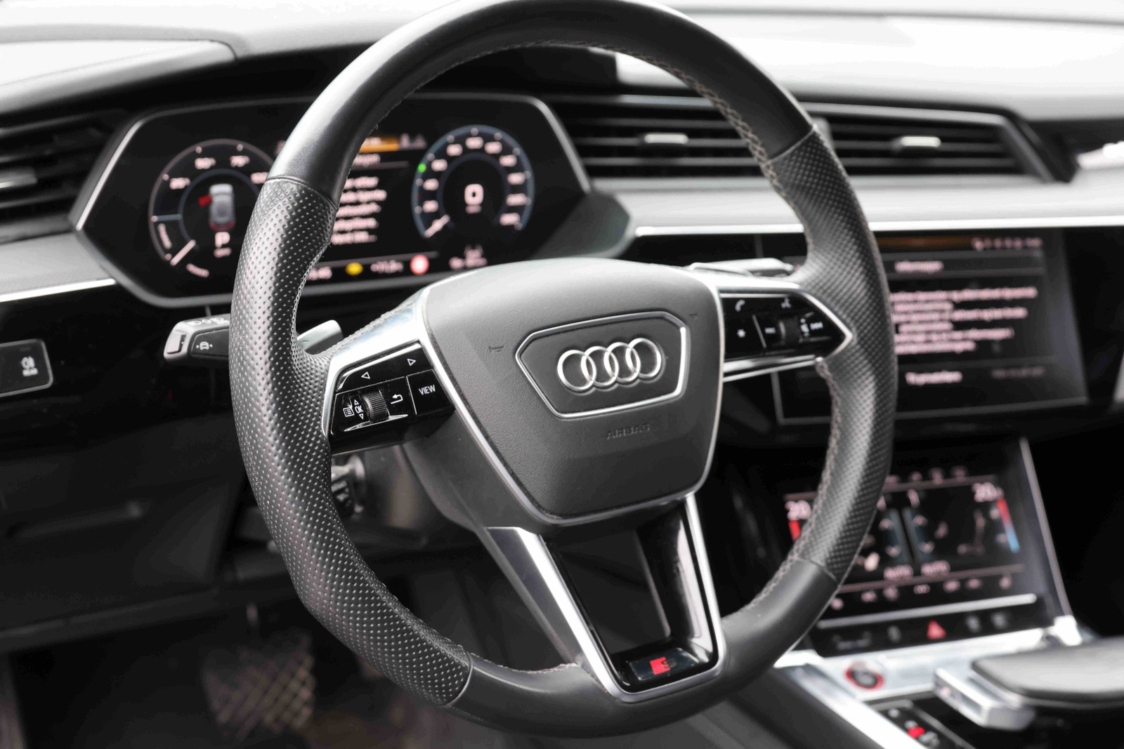 Hovedbilde av Audi e-tron