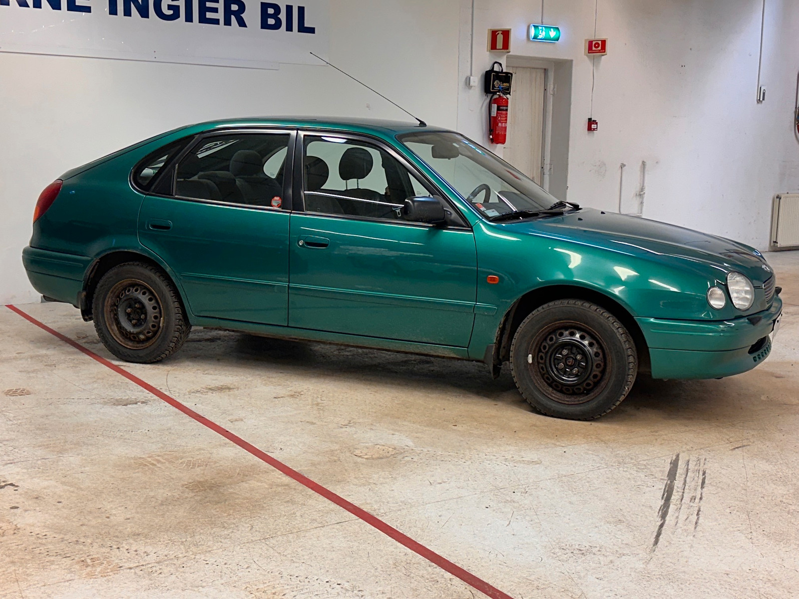 Toyota Corolla 1.3 86 HK BENSIN MANUEL ALLE SERVICE NY EU 2