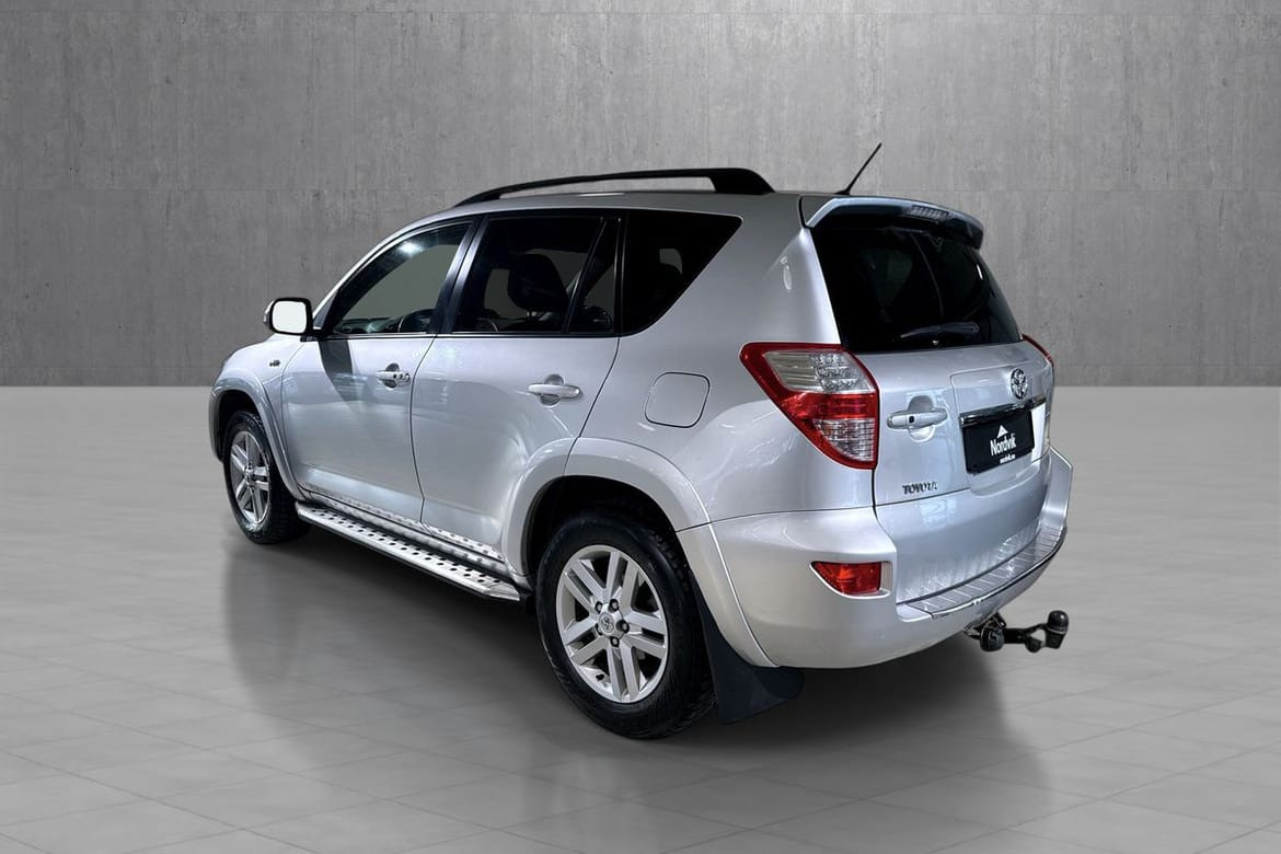 Toyota RAV4 AWD, Lav KM, Krok, ny service 3