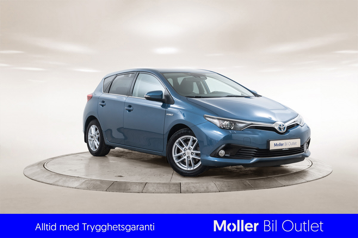 Toyota Auris 1,8 Hybrid E-CVT Black Edition R.Kam, Cruise, Navi 2